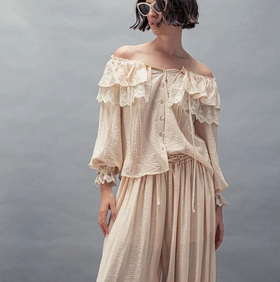 Ivory Lace & Ruffle