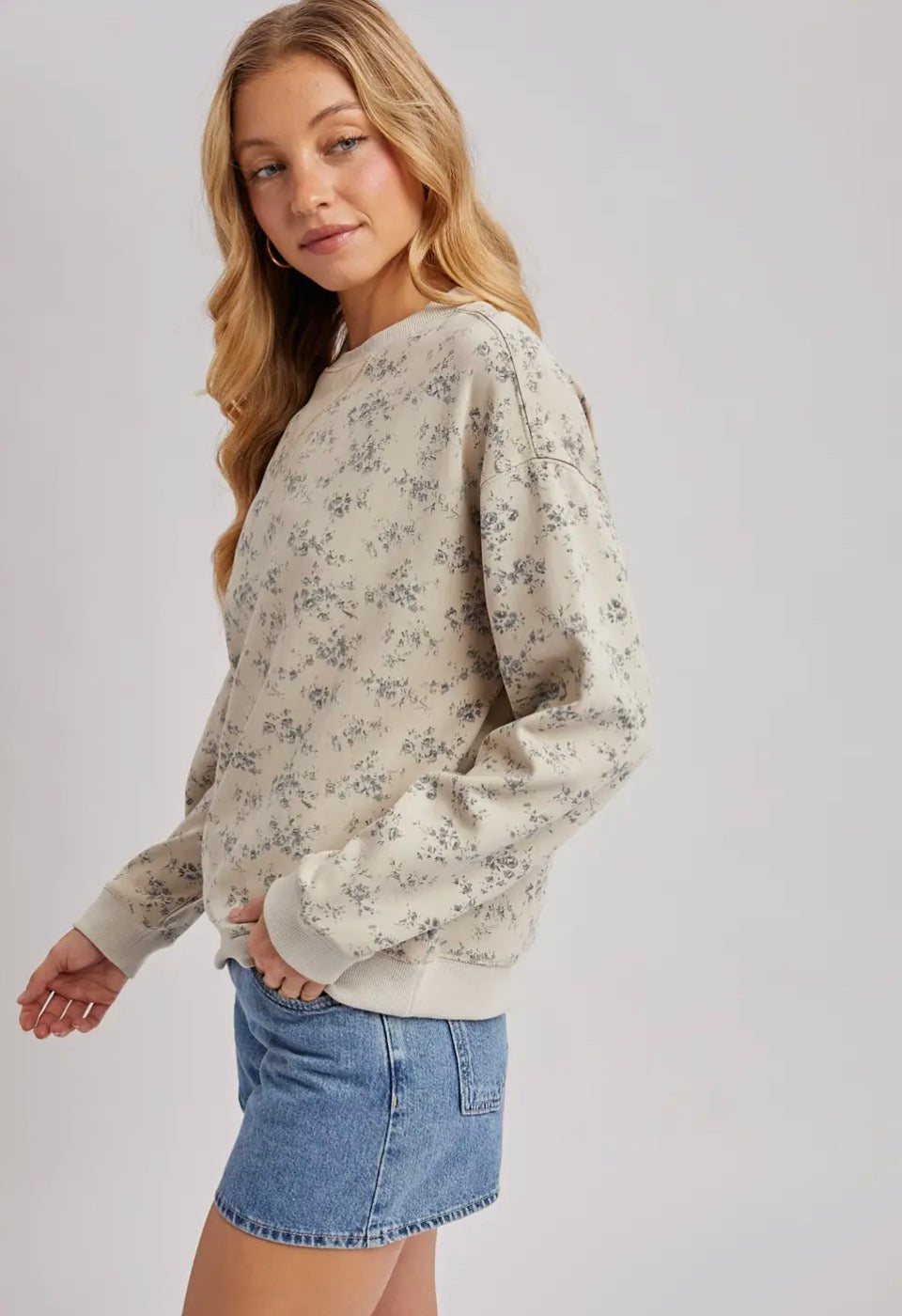 Vintage Ditsy Floral Sweatshirt