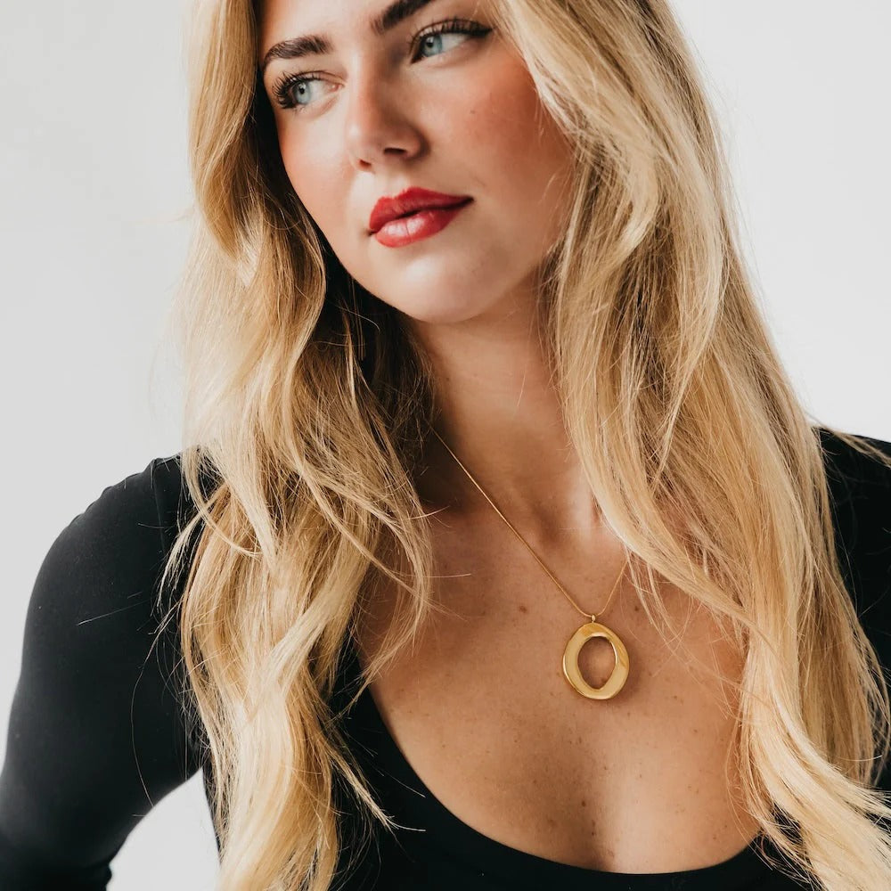 Camille Open Circle Necklace Gold